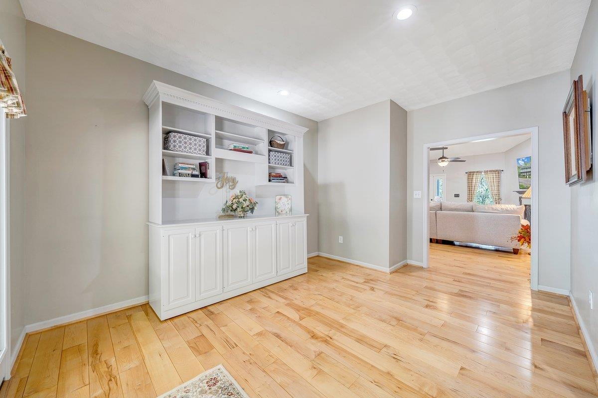 649 GREYLEDGE RD, BUCHANAN, Virginia 24066, 3 Bedrooms Bedrooms, ,4 BathroomsBathrooms,Residential,649 GREYLEDGE RD,676201 MLS # 676201