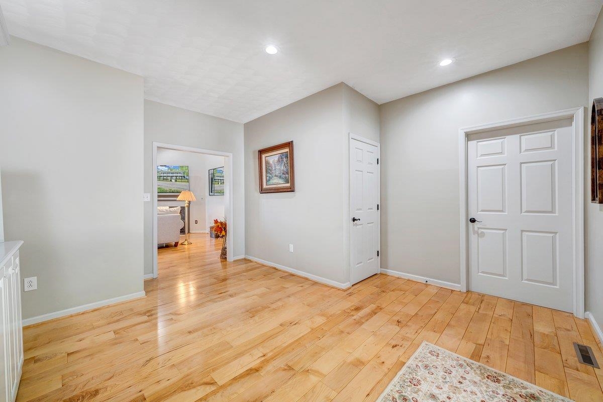 649 GREYLEDGE RD, BUCHANAN, Virginia 24066, 3 Bedrooms Bedrooms, ,4 BathroomsBathrooms,Residential,649 GREYLEDGE RD,676201 MLS # 676201