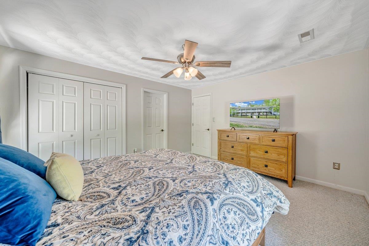 649 GREYLEDGE RD, BUCHANAN, Virginia 24066, 3 Bedrooms Bedrooms, ,4 BathroomsBathrooms,Residential,649 GREYLEDGE RD,676201 MLS # 676201