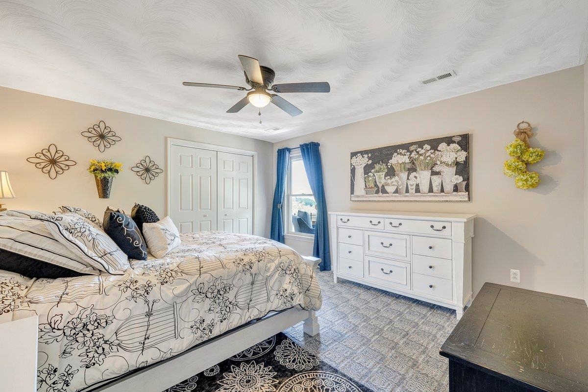 649 GREYLEDGE RD, BUCHANAN, Virginia 24066, 3 Bedrooms Bedrooms, ,4 BathroomsBathrooms,Residential,649 GREYLEDGE RD,676201 MLS # 676201