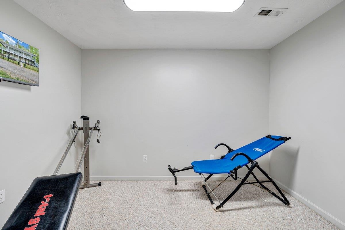 649 GREYLEDGE RD, BUCHANAN, Virginia 24066, 3 Bedrooms Bedrooms, ,4 BathroomsBathrooms,Residential,649 GREYLEDGE RD,676201 MLS # 676201