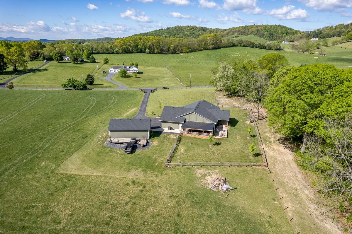 99 MT IDA LN, STAUNTON, Virginia 24401, 3 Bedrooms Bedrooms, ,2 BathroomsBathrooms,Residential,99 MT IDA LN,676212 MLS # 676212