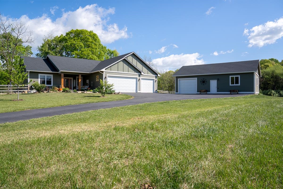 99 MT IDA LN, STAUNTON, Virginia 24401, 3 Bedrooms Bedrooms, ,2 BathroomsBathrooms,Residential,99 MT IDA LN,676212 MLS # 676212