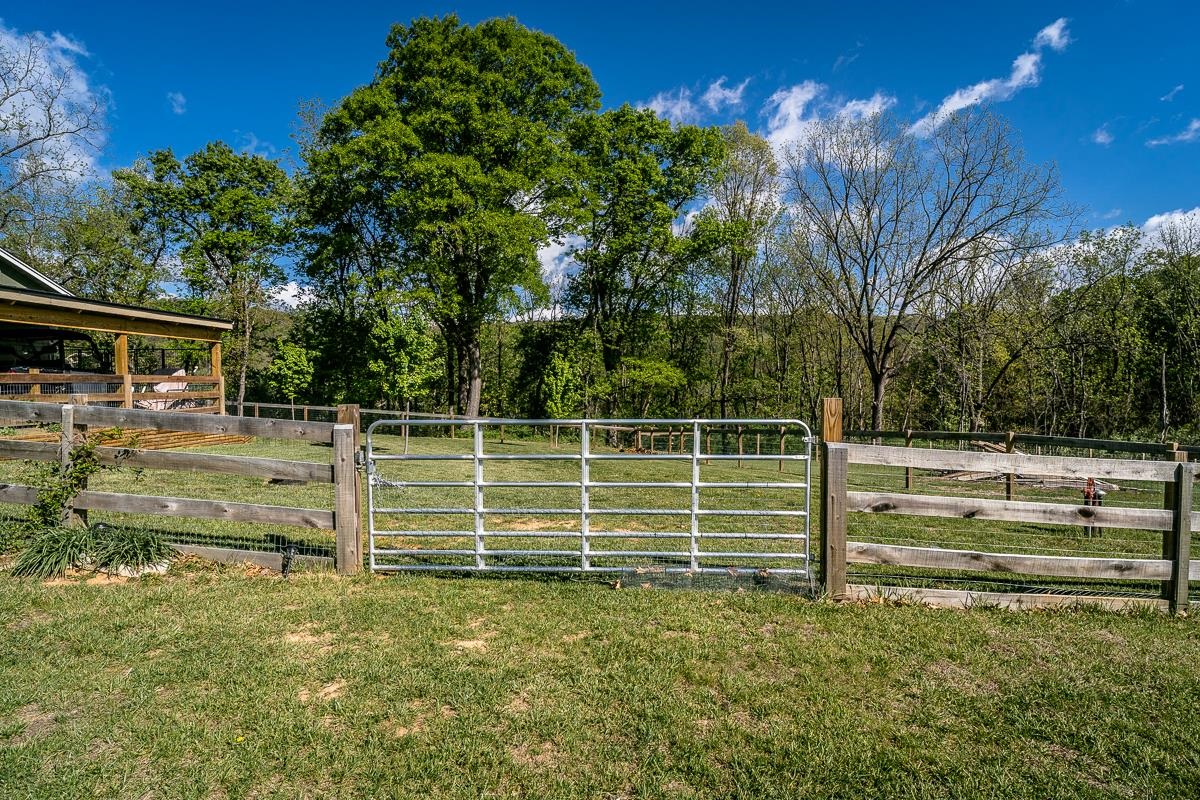 99 MT IDA LN, STAUNTON, Virginia 24401, 3 Bedrooms Bedrooms, ,2 BathroomsBathrooms,Residential,99 MT IDA LN,676212 MLS # 676212