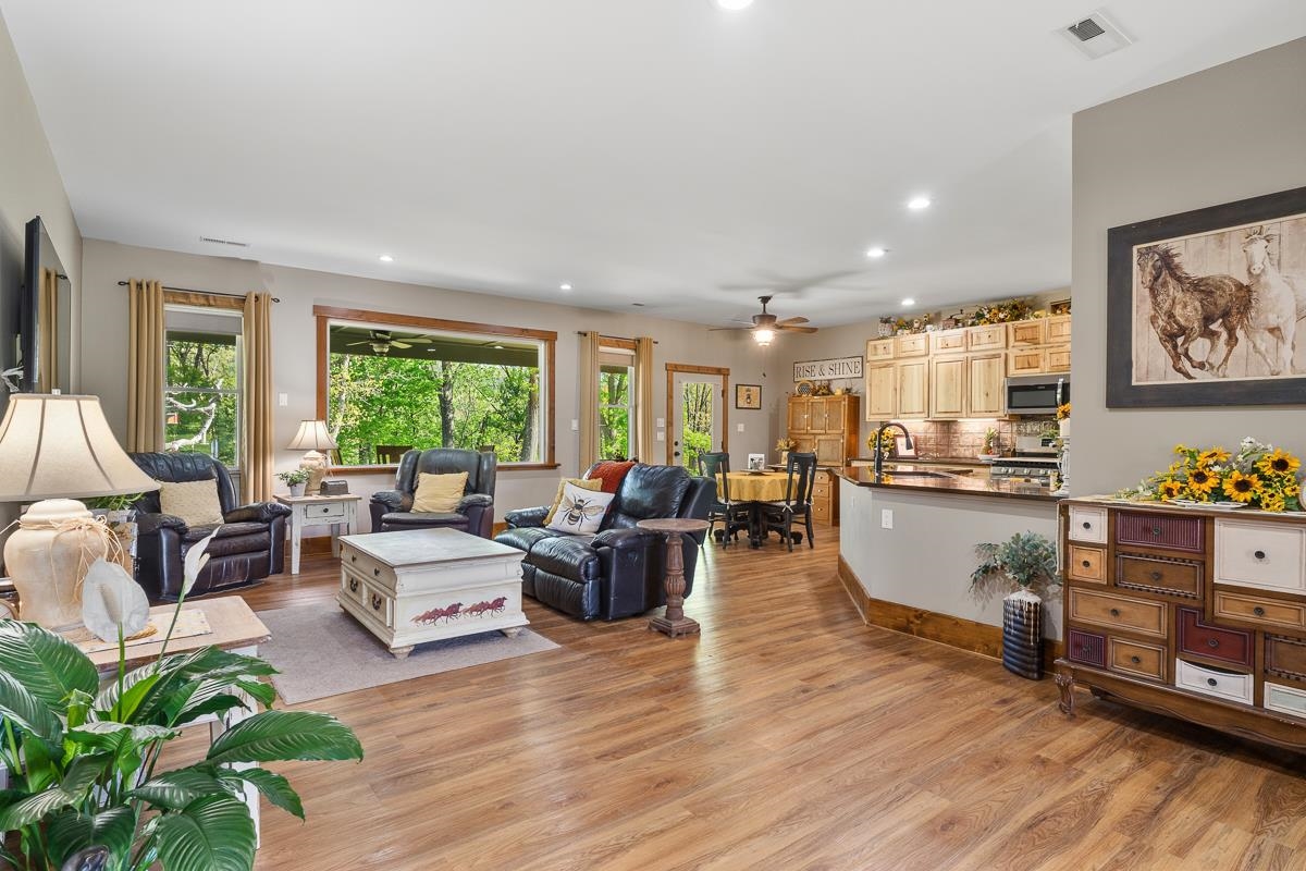 99 MT IDA LN, STAUNTON, Virginia 24401, 3 Bedrooms Bedrooms, ,2 BathroomsBathrooms,Residential,99 MT IDA LN,676212 MLS # 676212