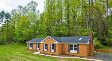 1680 CRAIGS STORE RD, AFTON, Virginia 22920, 3 Bedrooms Bedrooms, ,2 BathroomsBathrooms,Residential,Batesville Charmer,1680 CRAIGS STORE RD,676216 MLS # 676216