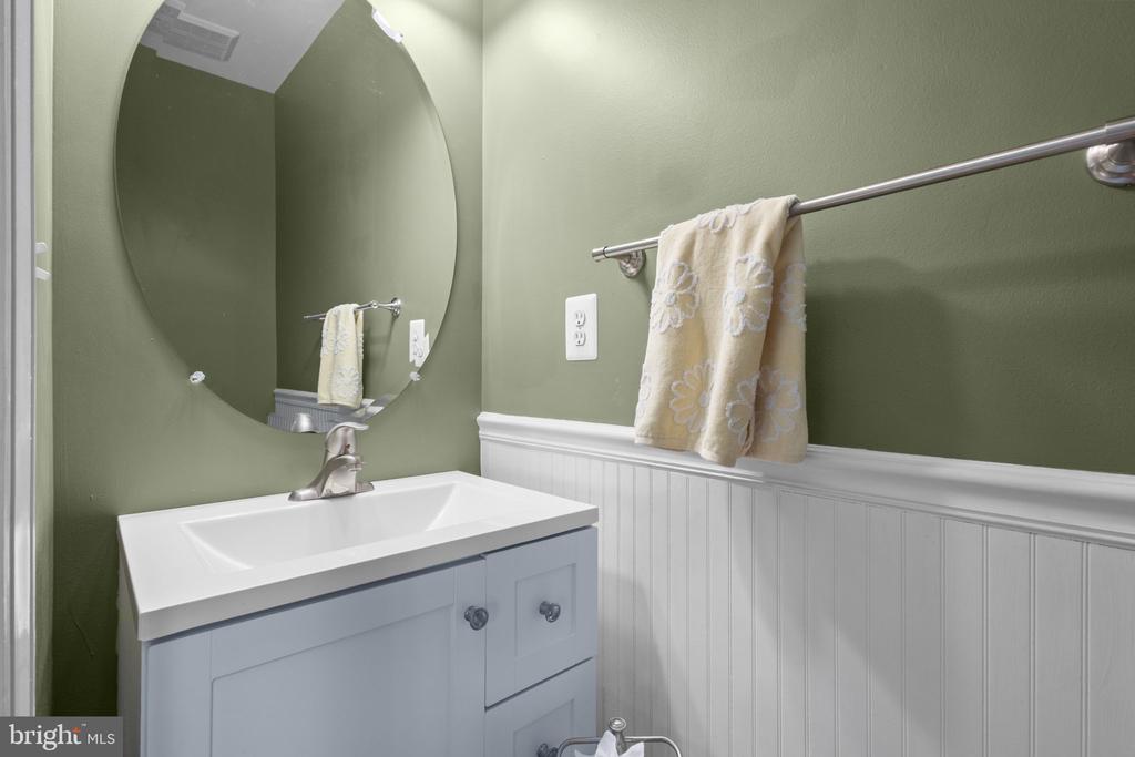 243 WINDWARD CT, WARRENTON, Virginia 20186, 4 Bedrooms Bedrooms, ,2 BathroomsBathrooms,Residential,243 WINDWARD CT,VAFQ2021586 MLS # VAFQ2021586