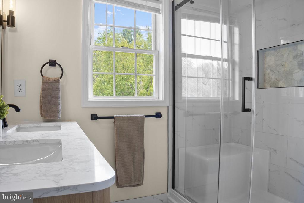 243 WINDWARD CT, WARRENTON, Virginia 20186, 4 Bedrooms Bedrooms, ,2 BathroomsBathrooms,Residential,243 WINDWARD CT,VAFQ2021586 MLS # VAFQ2021586