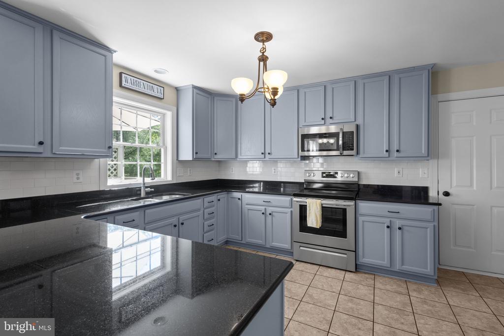 243 WINDWARD CT, WARRENTON, Virginia 20186, 4 Bedrooms Bedrooms, ,2 BathroomsBathrooms,Residential,243 WINDWARD CT,VAFQ2021586 MLS # VAFQ2021586