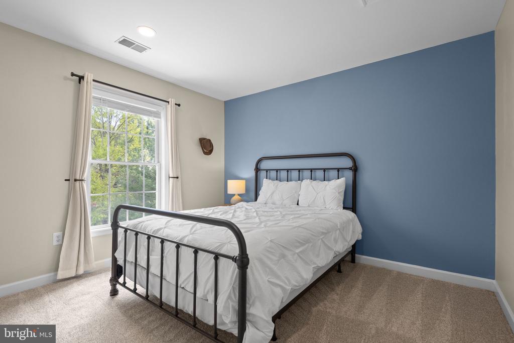 243 WINDWARD CT, WARRENTON, Virginia 20186, 4 Bedrooms Bedrooms, ,2 BathroomsBathrooms,Residential,243 WINDWARD CT,VAFQ2021586 MLS # VAFQ2021586