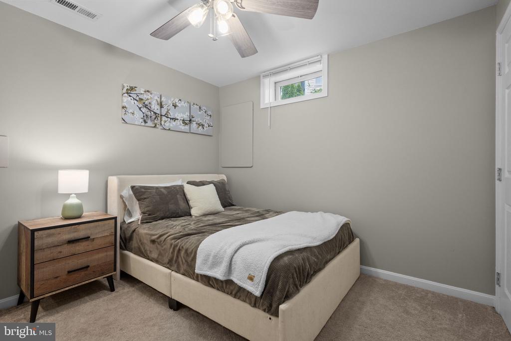 243 WINDWARD CT, WARRENTON, Virginia 20186, 4 Bedrooms Bedrooms, ,2 BathroomsBathrooms,Residential,243 WINDWARD CT,VAFQ2021586 MLS # VAFQ2021586