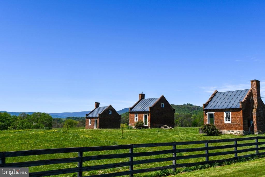 486 TIGER VALLEY RD, WASHINGTON, Virginia 22747, 5 Bedrooms Bedrooms, ,3 BathroomsBathrooms,Residential,486 TIGER VALLEY RD,VARP2002608 MLS # VARP2002608