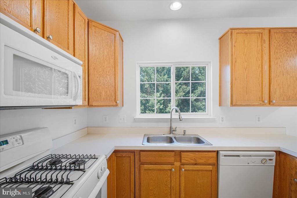 2312 FORSYTHIA DR, CULPEPER, Virginia 22701, 3 Bedrooms Bedrooms, ,2 BathroomsBathrooms,Residential,2312 FORSYTHIA DR,VACU2013392 MLS # VACU2013392