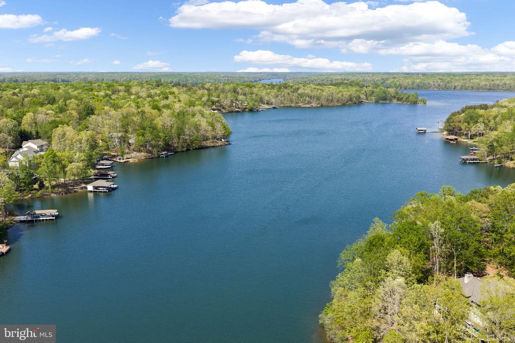 102 TOBYS RUN, MINERAL, Virginia 23117, 6 Bedrooms Bedrooms, ,3 BathroomsBathrooms,Residential,LAKESHORE WOODS,102 TOBYS RUN,VALA2009650 MLS # VALA2009650