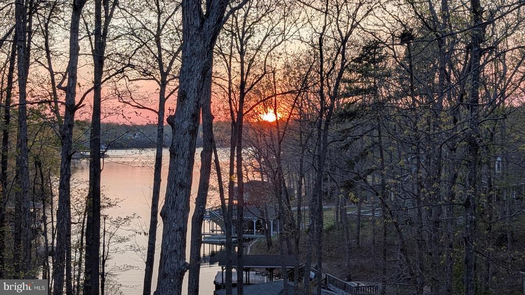 102 TOBYS RUN, MINERAL, Virginia 23117, 6 Bedrooms Bedrooms, ,3 BathroomsBathrooms,Residential,LAKESHORE WOODS,102 TOBYS RUN,VALA2009650 MLS # VALA2009650