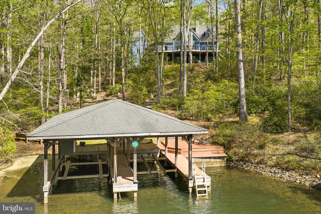 102 TOBYS RUN, MINERAL, Virginia 23117, 6 Bedrooms Bedrooms, ,3 BathroomsBathrooms,Residential,LAKESHORE WOODS,102 TOBYS RUN,VALA2009650 MLS # VALA2009650