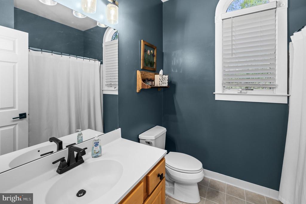 102 TOBYS RUN, MINERAL, Virginia 23117, 6 Bedrooms Bedrooms, ,3 BathroomsBathrooms,Residential,LAKESHORE WOODS,102 TOBYS RUN,VALA2009650 MLS # VALA2009650