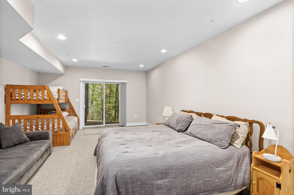 102 TOBYS RUN, MINERAL, Virginia 23117, 6 Bedrooms Bedrooms, ,3 BathroomsBathrooms,Residential,LAKESHORE WOODS,102 TOBYS RUN,VALA2009650 MLS # VALA2009650