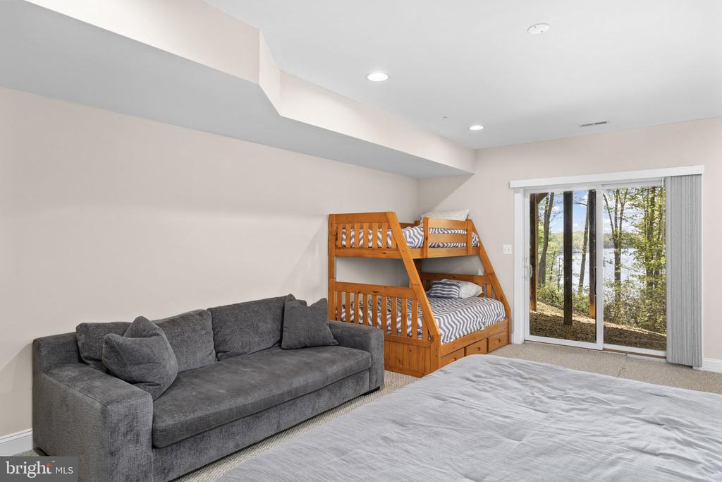 102 TOBYS RUN, MINERAL, Virginia 23117, 6 Bedrooms Bedrooms, ,3 BathroomsBathrooms,Residential,LAKESHORE WOODS,102 TOBYS RUN,VALA2009650 MLS # VALA2009650