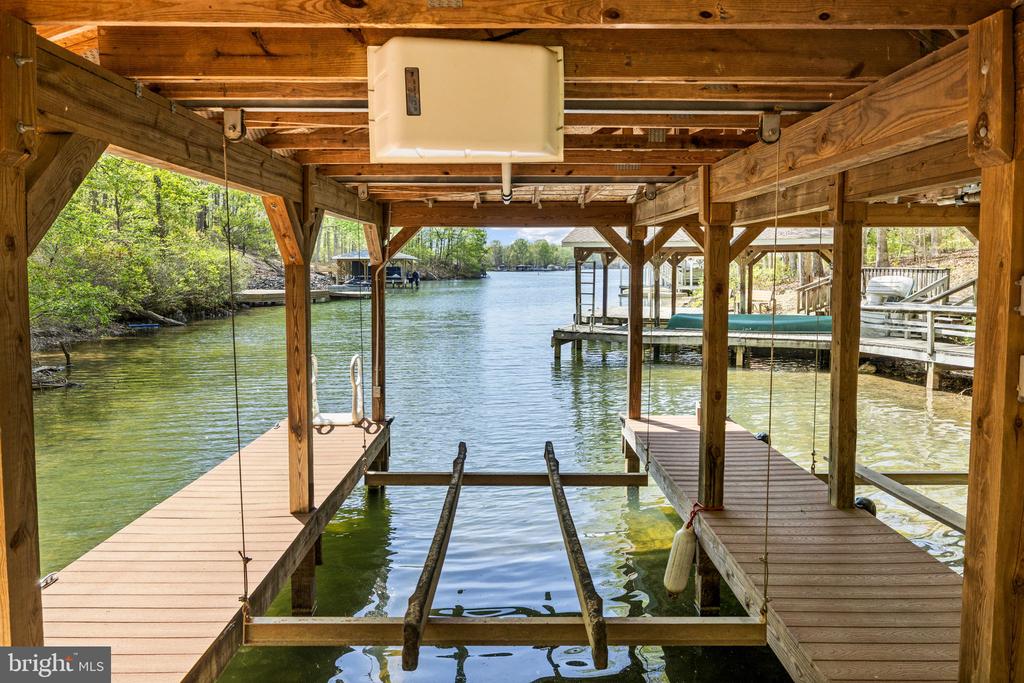 102 TOBYS RUN, MINERAL, Virginia 23117, 6 Bedrooms Bedrooms, ,3 BathroomsBathrooms,Residential,LAKESHORE WOODS,102 TOBYS RUN,VALA2009650 MLS # VALA2009650