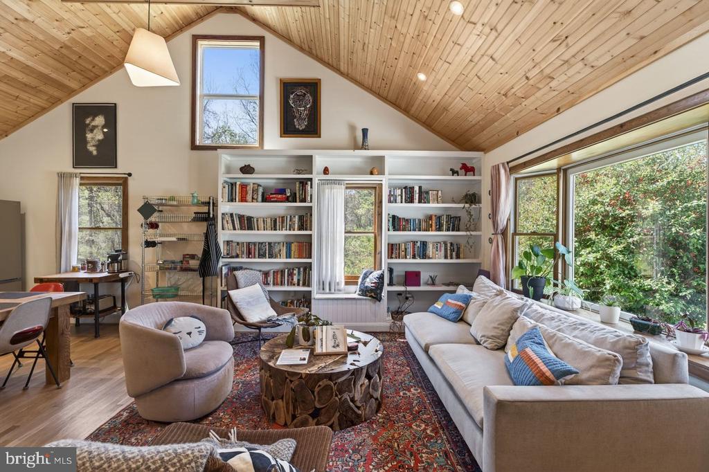 202 LAKE ARROWHEAD RD, LURAY, Virginia 22835, 3 Bedrooms Bedrooms, ,1 BathroomBathrooms,Residential,202 LAKE ARROWHEAD RD,VAPA2006298 MLS # VAPA2006298