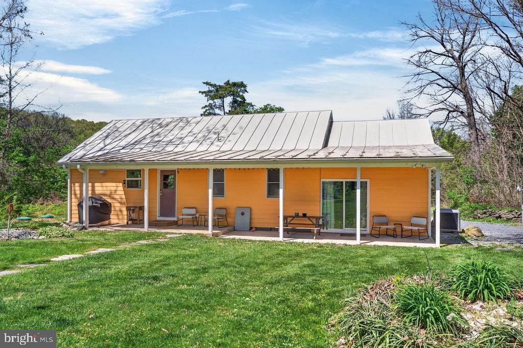 202 LAKE ARROWHEAD RD, LURAY, Virginia 22835, 3 Bedrooms Bedrooms, ,1 BathroomBathrooms,Residential,202 LAKE ARROWHEAD RD,VAPA2006298 MLS # VAPA2006298