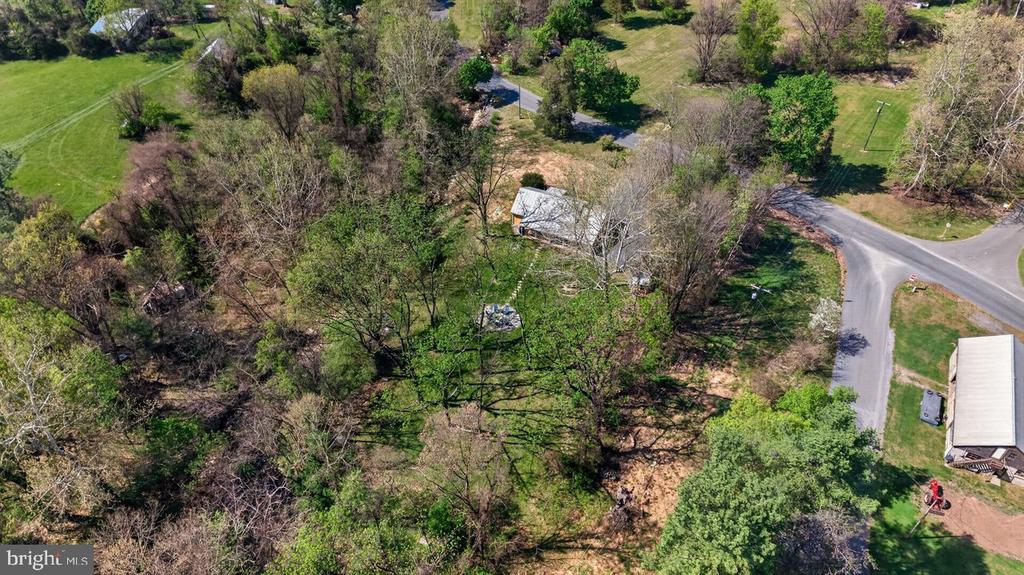 202 LAKE ARROWHEAD RD, LURAY, Virginia 22835, 3 Bedrooms Bedrooms, ,1 BathroomBathrooms,Residential,202 LAKE ARROWHEAD RD,VAPA2006298 MLS # VAPA2006298