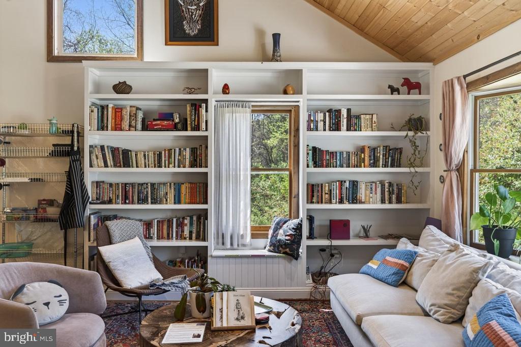 202 LAKE ARROWHEAD RD, LURAY, Virginia 22835, 3 Bedrooms Bedrooms, ,1 BathroomBathrooms,Residential,202 LAKE ARROWHEAD RD,VAPA2006298 MLS # VAPA2006298