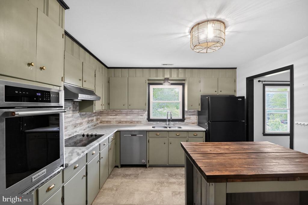 512 ROUND HILL RD, BOSTON, Virginia 22713, 4 Bedrooms Bedrooms, ,2 BathroomsBathrooms,Residential,512 ROUND HILL RD,VARP2002604 MLS # VARP2002604