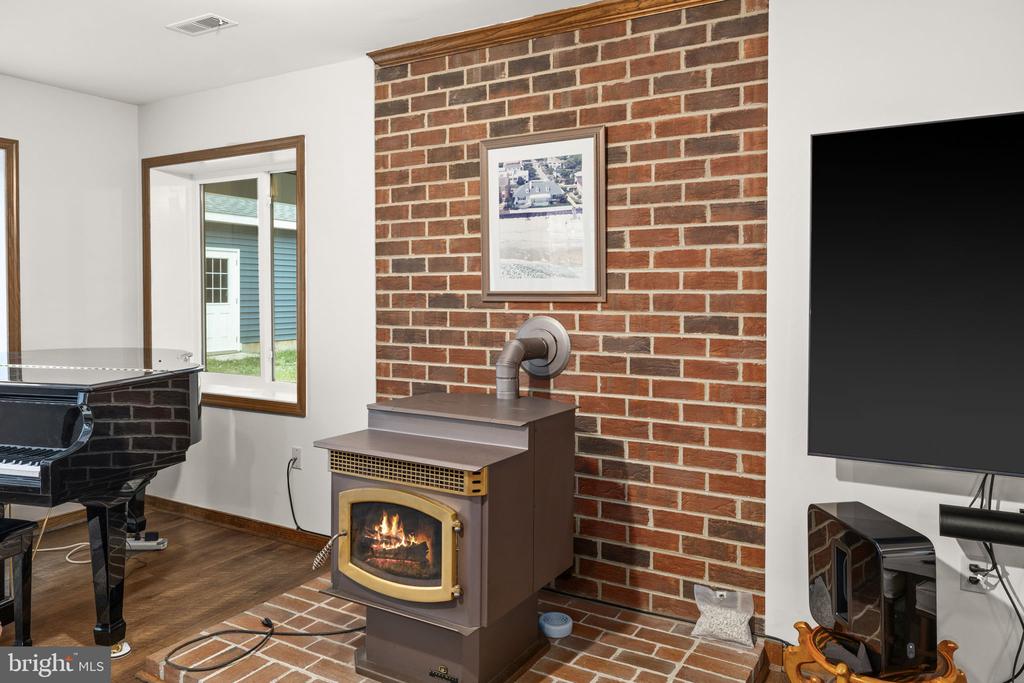 5500 HICKORY TREE LN, MINERAL, Virginia 23117, 4 Bedrooms Bedrooms, ,3 BathroomsBathrooms,Residential,5500 HICKORY TREE LN,VASP2041084 MLS # VASP2041084