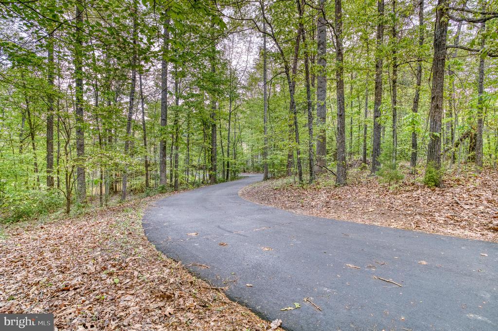 2356 WILDWOOD CIR, AMISSVILLE, Virginia 20106, 3 Bedrooms Bedrooms, ,2 BathroomsBathrooms,Residential,2356 WILDWOOD CIR,VACU2013406 MLS # VACU2013406