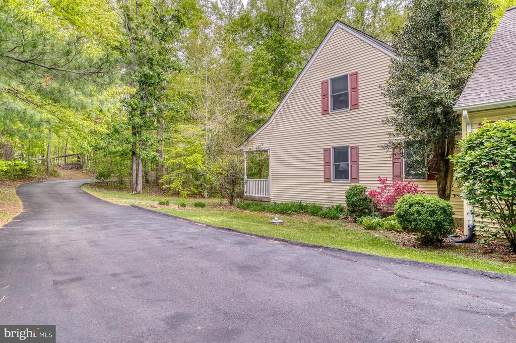 2356 WILDWOOD CIR, AMISSVILLE, Virginia 20106, 3 Bedrooms Bedrooms, ,2 BathroomsBathrooms,Residential,2356 WILDWOOD CIR,VACU2013406 MLS # VACU2013406