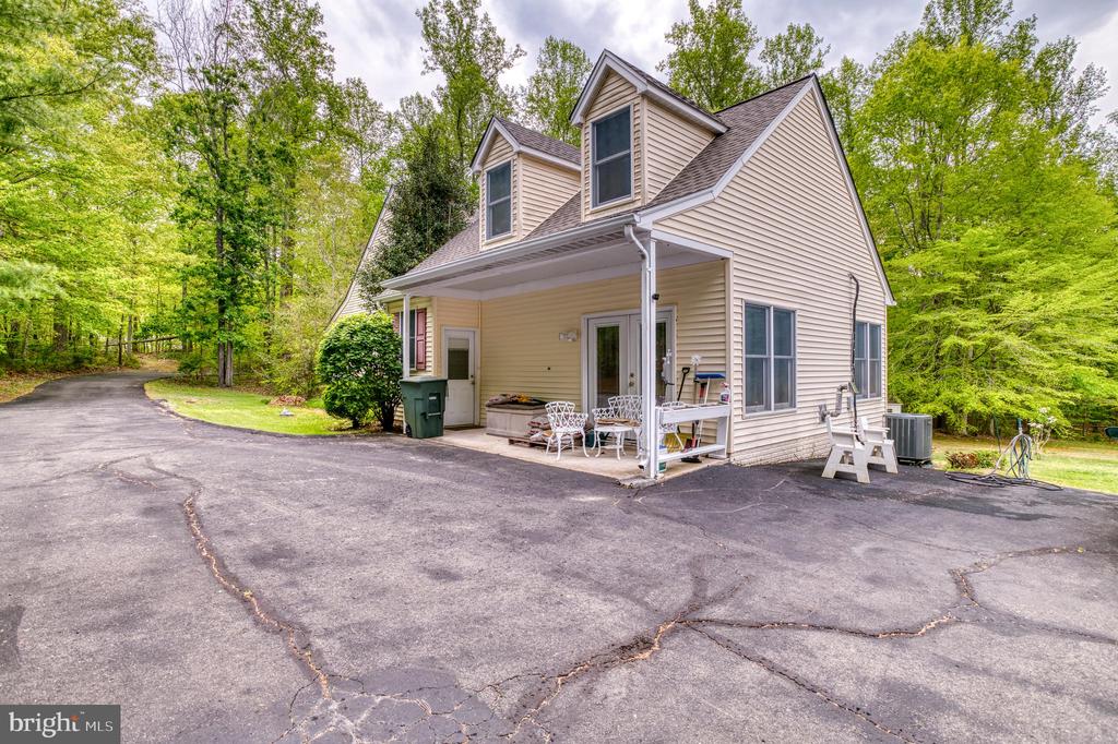 2356 WILDWOOD CIR, AMISSVILLE, Virginia 20106, 3 Bedrooms Bedrooms, ,2 BathroomsBathrooms,Residential,2356 WILDWOOD CIR,VACU2013406 MLS # VACU2013406