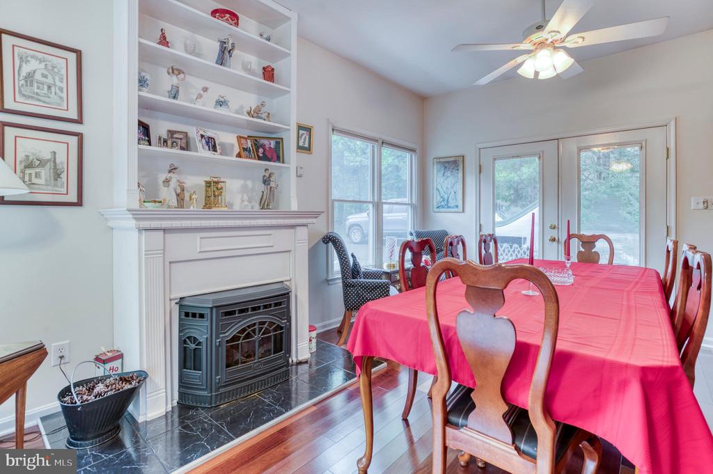 2356 WILDWOOD CIR, AMISSVILLE, Virginia 20106, 3 Bedrooms Bedrooms, ,2 BathroomsBathrooms,Residential,2356 WILDWOOD CIR,VACU2013406 MLS # VACU2013406