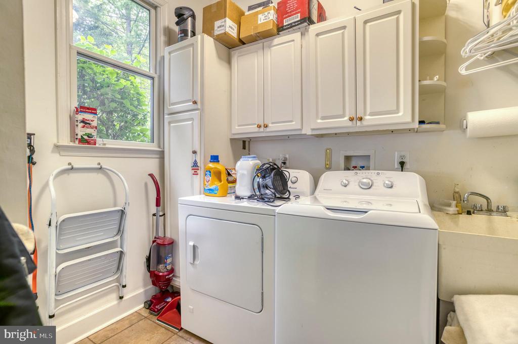 2356 WILDWOOD CIR, AMISSVILLE, Virginia 20106, 3 Bedrooms Bedrooms, ,2 BathroomsBathrooms,Residential,2356 WILDWOOD CIR,VACU2013406 MLS # VACU2013406