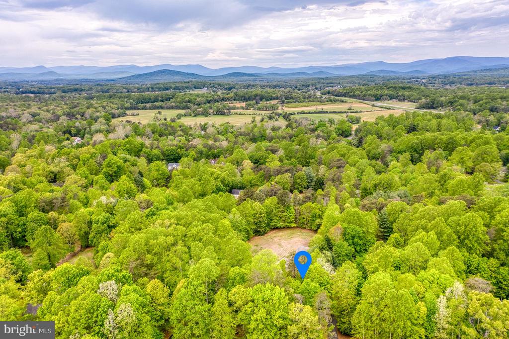 2356 WILDWOOD CIR, AMISSVILLE, Virginia 20106, 3 Bedrooms Bedrooms, ,2 BathroomsBathrooms,Residential,2356 WILDWOOD CIR,VACU2013406 MLS # VACU2013406