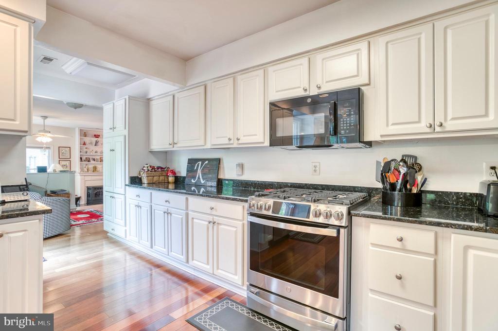 2356 WILDWOOD CIR, AMISSVILLE, Virginia 20106, 3 Bedrooms Bedrooms, ,2 BathroomsBathrooms,Residential,2356 WILDWOOD CIR,VACU2013406 MLS # VACU2013406