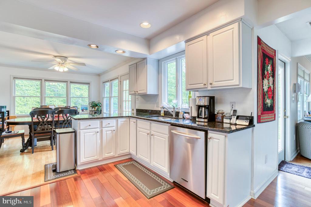 2356 WILDWOOD CIR, AMISSVILLE, Virginia 20106, 3 Bedrooms Bedrooms, ,2 BathroomsBathrooms,Residential,2356 WILDWOOD CIR,VACU2013406 MLS # VACU2013406