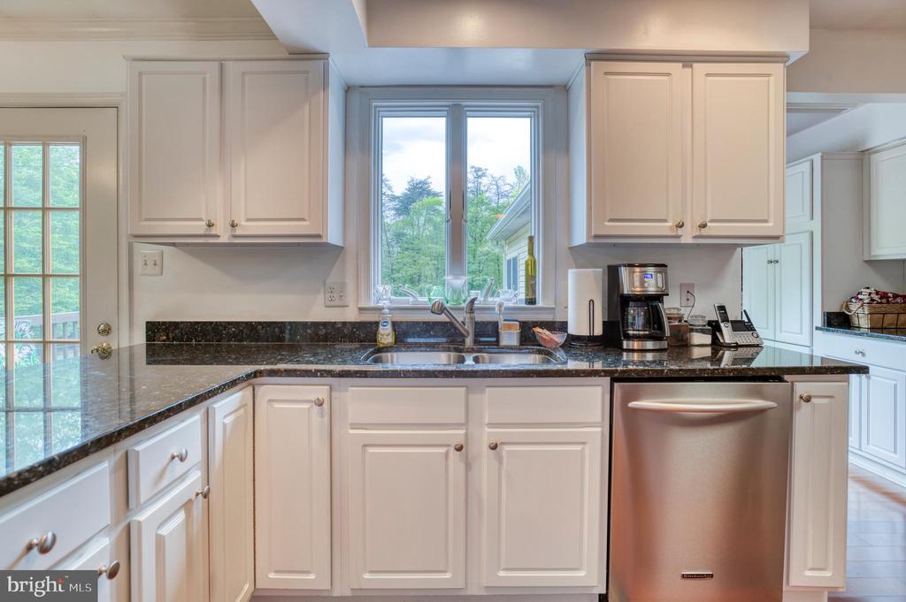 2356 WILDWOOD CIR, AMISSVILLE, Virginia 20106, 3 Bedrooms Bedrooms, ,2 BathroomsBathrooms,Residential,2356 WILDWOOD CIR,VACU2013406 MLS # VACU2013406