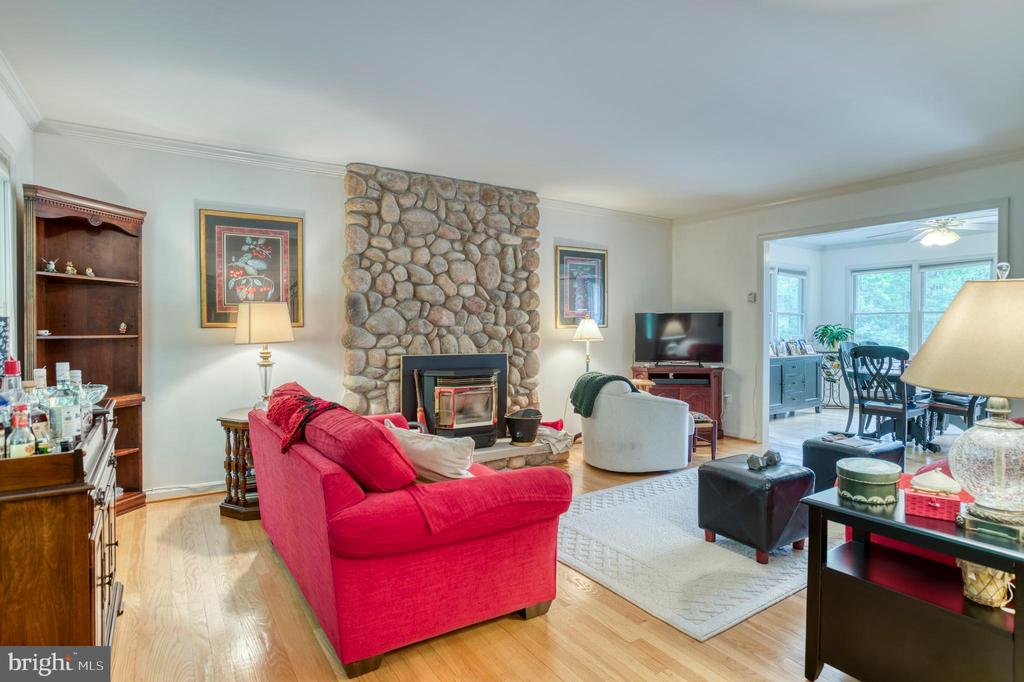 2356 WILDWOOD CIR, AMISSVILLE, Virginia 20106, 3 Bedrooms Bedrooms, ,2 BathroomsBathrooms,Residential,2356 WILDWOOD CIR,VACU2013406 MLS # VACU2013406