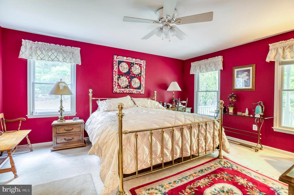 2356 WILDWOOD CIR, AMISSVILLE, Virginia 20106, 3 Bedrooms Bedrooms, ,2 BathroomsBathrooms,Residential,2356 WILDWOOD CIR,VACU2013406 MLS # VACU2013406