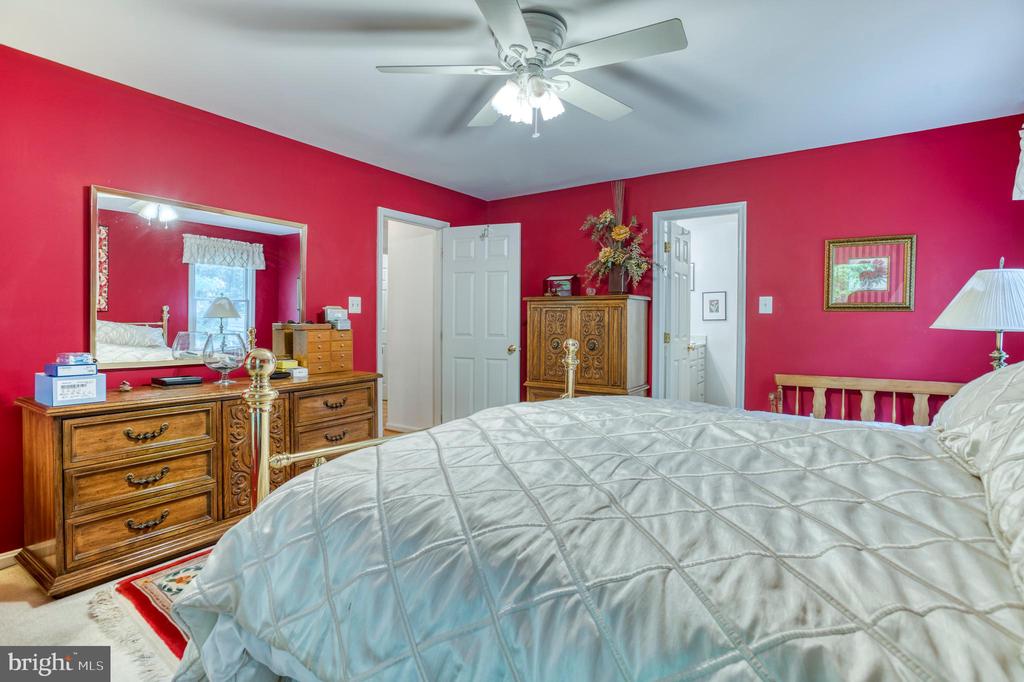 2356 WILDWOOD CIR, AMISSVILLE, Virginia 20106, 3 Bedrooms Bedrooms, ,2 BathroomsBathrooms,Residential,2356 WILDWOOD CIR,VACU2013406 MLS # VACU2013406