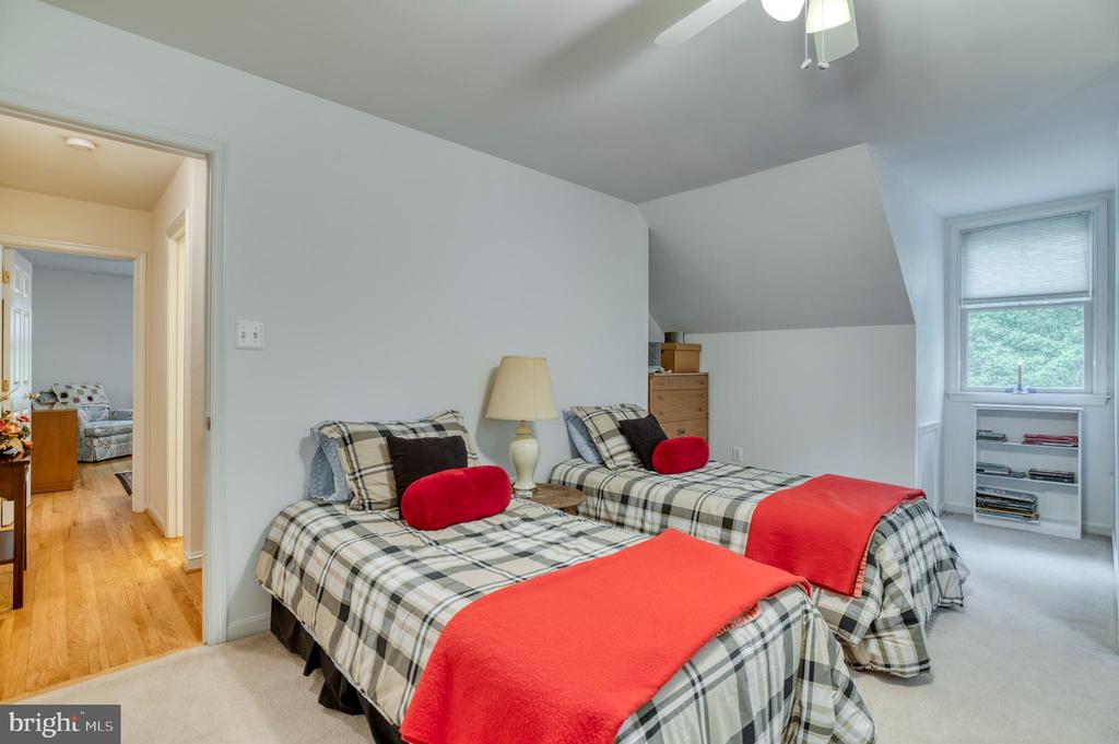 2356 WILDWOOD CIR, AMISSVILLE, Virginia 20106, 3 Bedrooms Bedrooms, ,2 BathroomsBathrooms,Residential,2356 WILDWOOD CIR,VACU2013406 MLS # VACU2013406