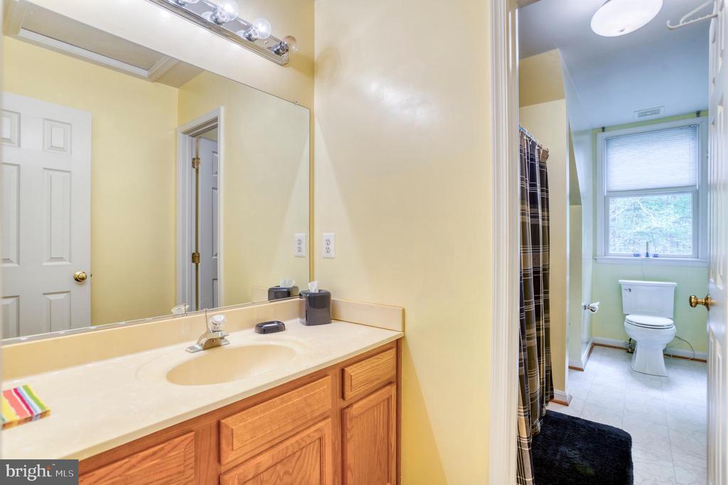 2356 WILDWOOD CIR, AMISSVILLE, Virginia 20106, 3 Bedrooms Bedrooms, ,2 BathroomsBathrooms,Residential,2356 WILDWOOD CIR,VACU2013406 MLS # VACU2013406