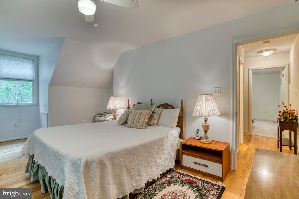 2356 WILDWOOD CIR, AMISSVILLE, Virginia 20106, 3 Bedrooms Bedrooms, ,2 BathroomsBathrooms,Residential,2356 WILDWOOD CIR,VACU2013406 MLS # VACU2013406