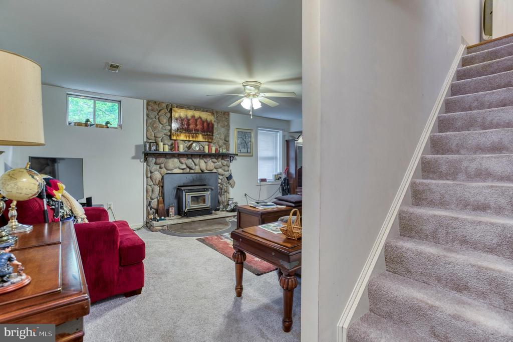 2356 WILDWOOD CIR, AMISSVILLE, Virginia 20106, 3 Bedrooms Bedrooms, ,2 BathroomsBathrooms,Residential,2356 WILDWOOD CIR,VACU2013406 MLS # VACU2013406