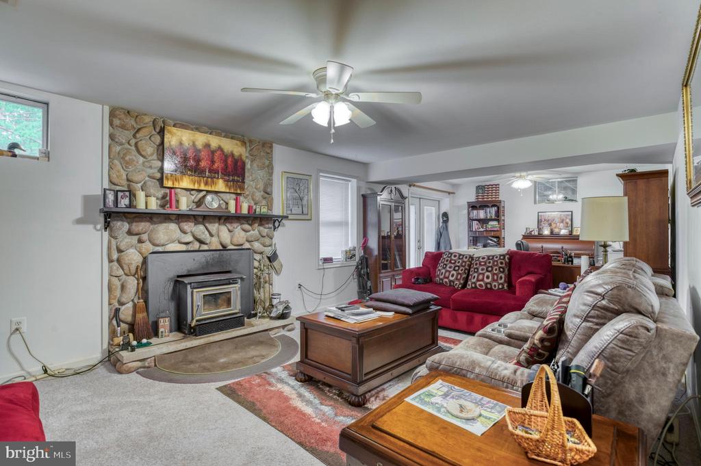 2356 WILDWOOD CIR, AMISSVILLE, Virginia 20106, 3 Bedrooms Bedrooms, ,2 BathroomsBathrooms,Residential,2356 WILDWOOD CIR,VACU2013406 MLS # VACU2013406