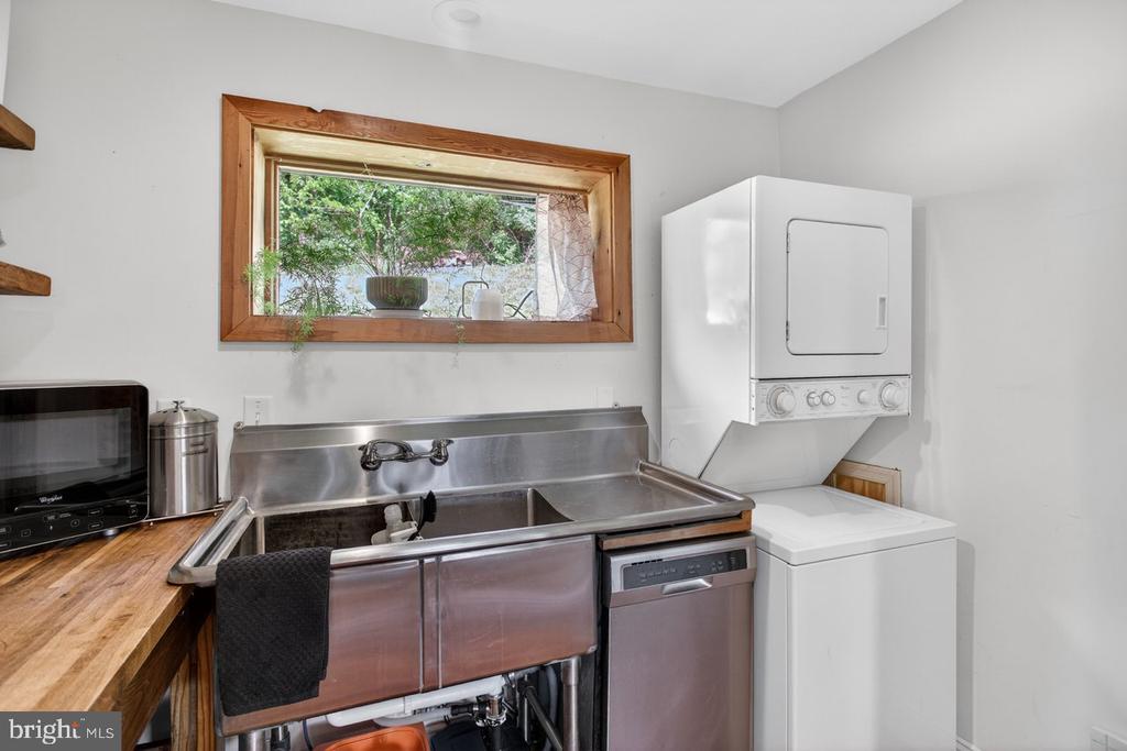 6261 S PAGE VALLEY RD, LURAY, Virginia 22835, 2 Bedrooms Bedrooms, ,1 BathroomBathrooms,Residential,6261 S PAGE VALLEY RD,VAPA2006304 MLS # VAPA2006304