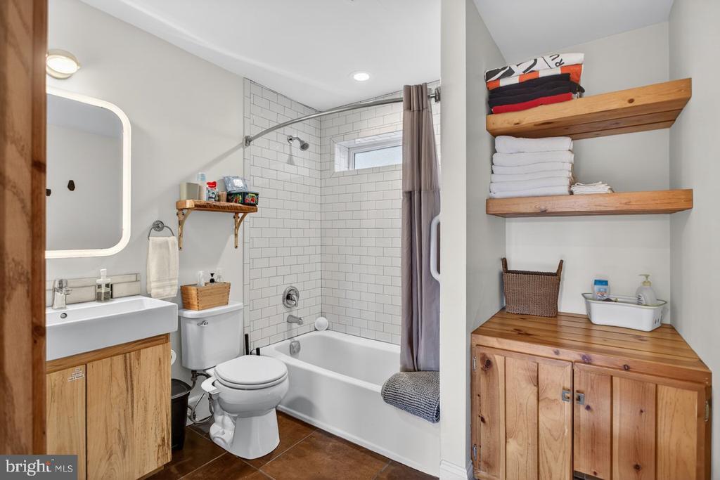 6261 S PAGE VALLEY RD, LURAY, Virginia 22835, 2 Bedrooms Bedrooms, ,1 BathroomBathrooms,Residential,6261 S PAGE VALLEY RD,VAPA2006304 MLS # VAPA2006304