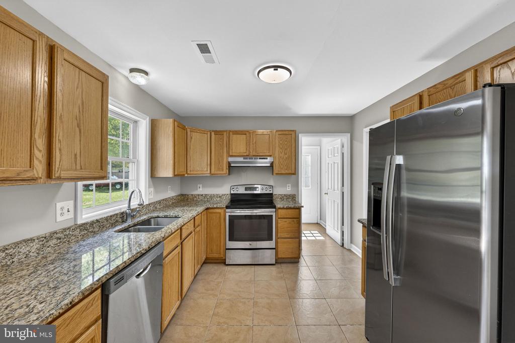 6973 JUSTIN CT E, REMINGTON, Virginia 22734, 4 Bedrooms Bedrooms, ,2 BathroomsBathrooms,Residential,6973 JUSTIN CT E,VAFQ2021704 MLS # VAFQ2021704